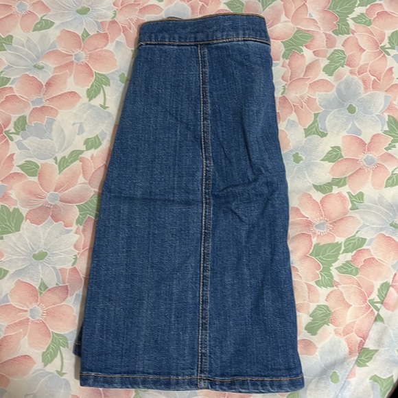 2 skirts from H&M they are great worn dressed down or dressed up. - Picture 2 of 8